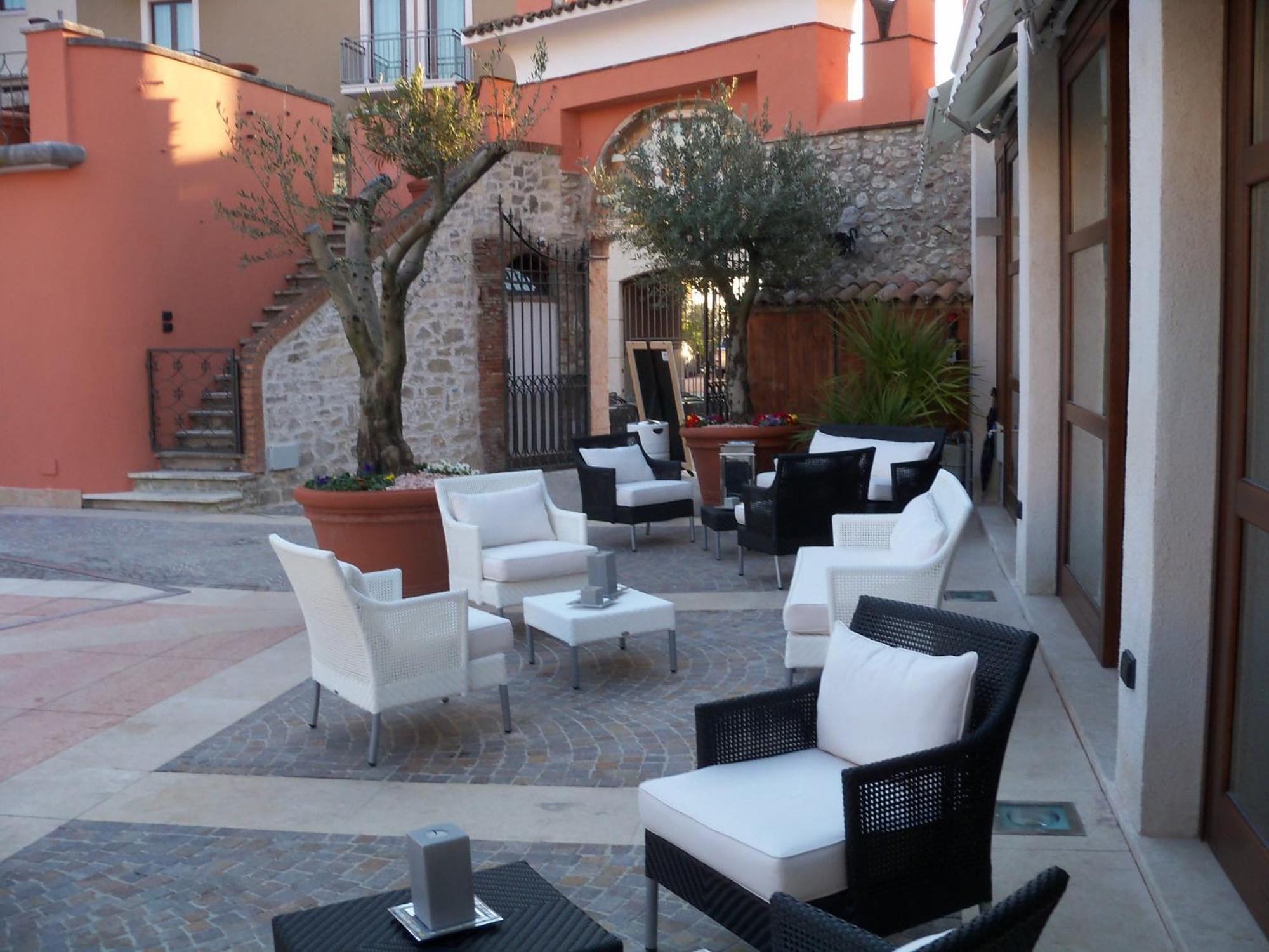 Corte San Luca Apartments Bardolino Zewnętrze zdjęcie